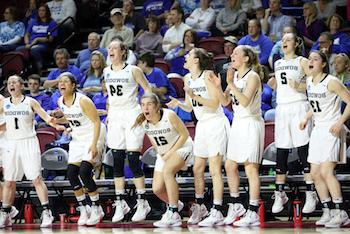 photo of bowdoin women's basketball team on the sidelines